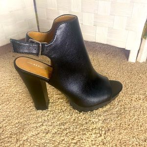 Brand new Report peep toe Ankle bootie
